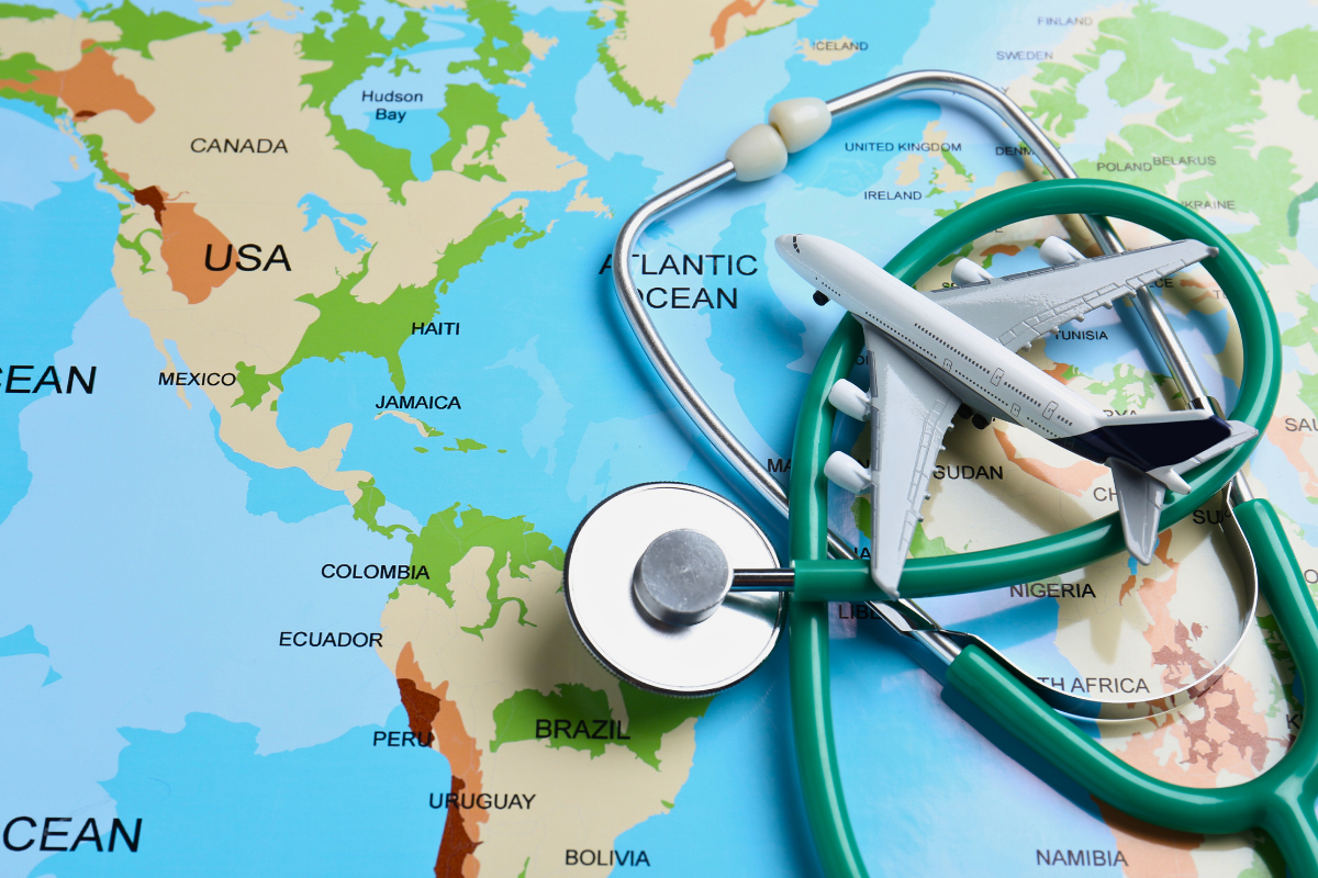 carte tourisme medical en Tunisie avec avion et stéthoscope